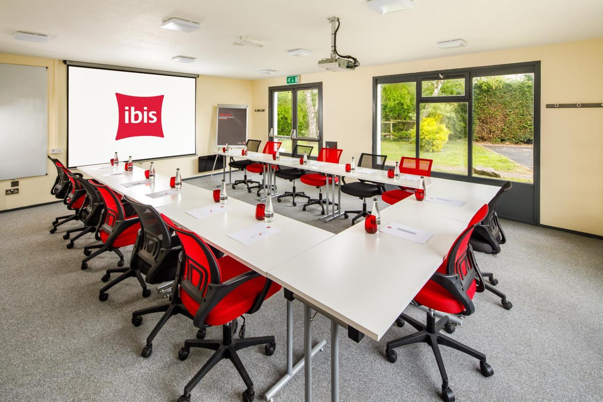 Hotel Ibis South 2*