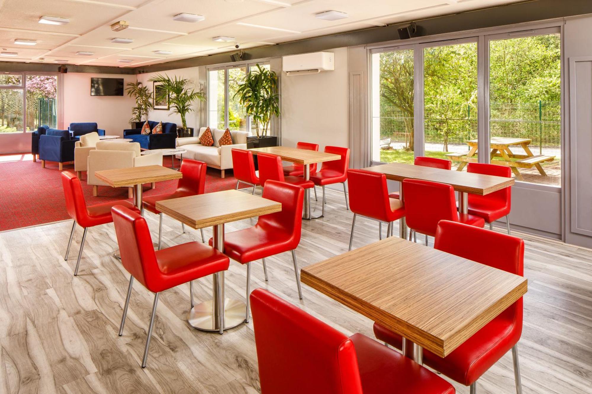 Ibis South Отель 2*